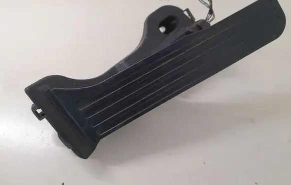 Volkswagen PASSAT B6 Accelerator throttle pedal 1K1721503L