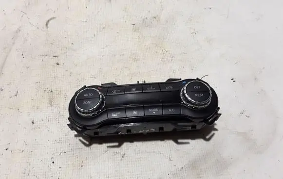 Mercedes-Benz GLA W156 X156 Air conditioner control unit module A2469003816