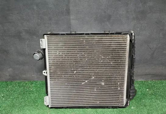 Porsche 992 Coolant radiator 992121252 05122020 HR200F9L2B02