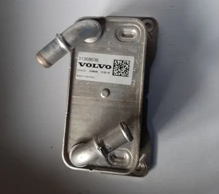 Volvo XC60 Engine oil radiator 31368636