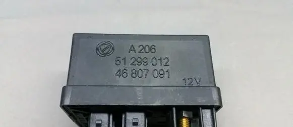 Glow plug pre-heat relay