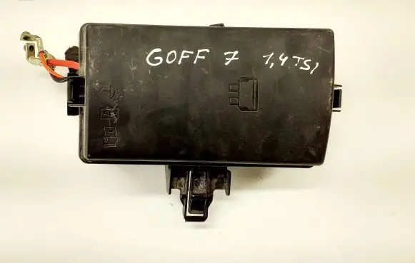 Volkswagen Golf VII Fuse box set 5Q0907361A 5Q0937132A