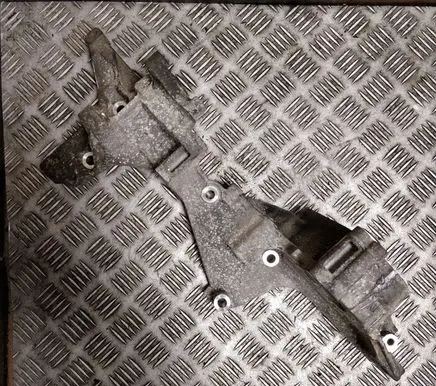 Ford B-MAX Engine mounting bracket