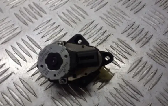 Opel Omega B2 A/C air flow flap actuator/motor 