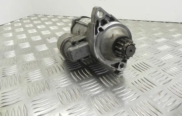Volkswagen PASSAT B8 Starter motor 02E911022C
