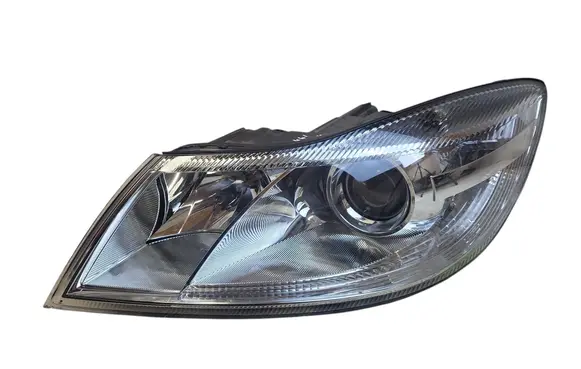 Skoda Octavia Mk2 (1Z) Headlight/headlamp