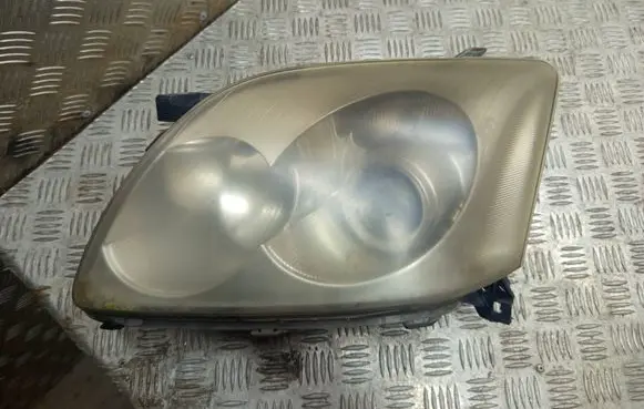 Toyota Avensis T250 Headlight/headlamp