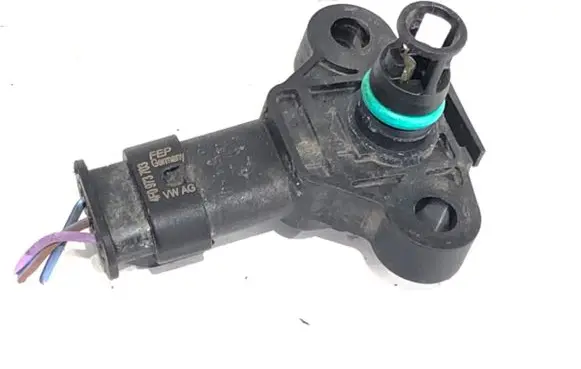 Volkswagen Golf VIII Air pressure sensor 04E906051J