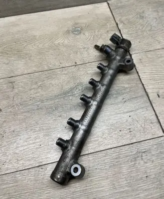 Volvo V70 Fuel main line pipe 31303612