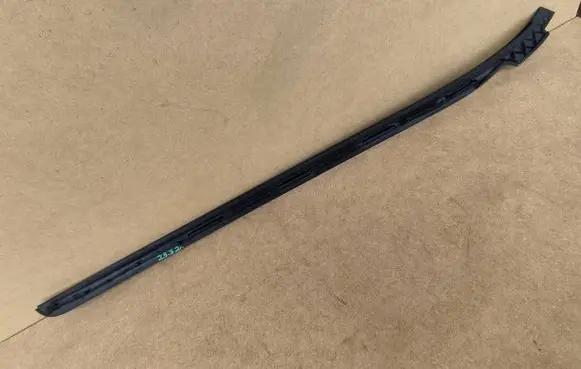 BMW M4 F82 F83 Front door glass trim molding 7296009 51317296009