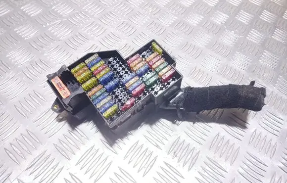 Porsche Cayenne (9PA) Fuse module 7L0941828B