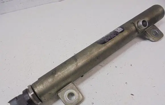 Opel Vectra C Fuel main line pipe 55209575