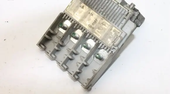 Mitsubishi Outlander Fuse module