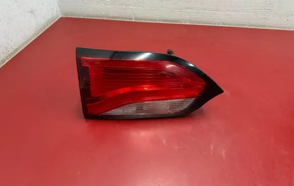 Chrysler Pacifica Tailgate rear/tail lights P68228941AE 68228941AE