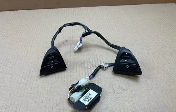 KIA Picanto Steering wheel buttons/switches 561901Y500