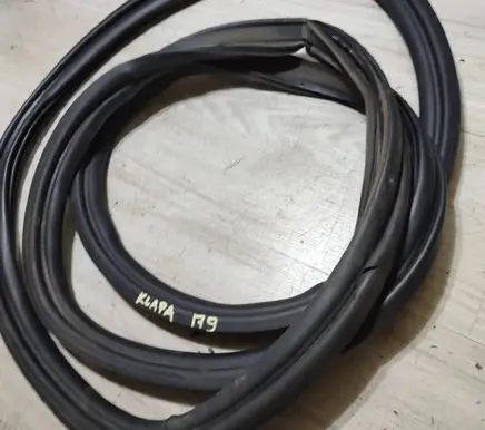 Jeep Grand Cherokee Seal rubber (tailgate)