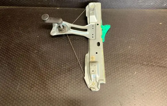 Opel Astra J Rear door manual window regulator 13260132 915343103 44786J