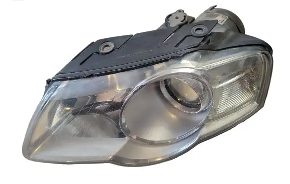 Volkswagen PASSAT B6 Headlight/headlamp 3C0941005M