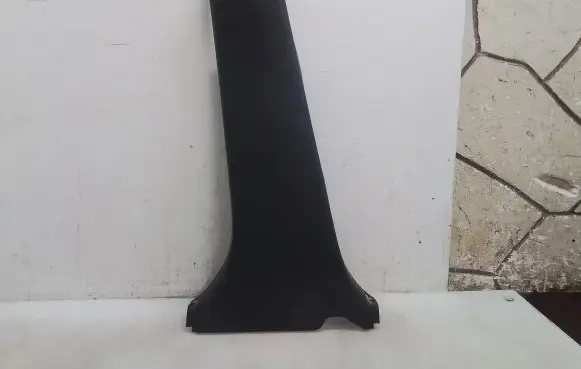 (B) pillar trim (bottom)