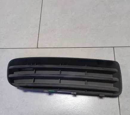 Skoda Octavia Mk1 (1U) Front bumper lower grill 1U0807368B