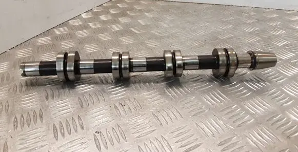 Volkswagen PASSAT B6 Camshaft 
