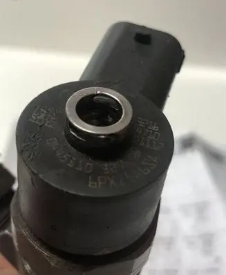Opel Insignia A Fuel injector 0445110327