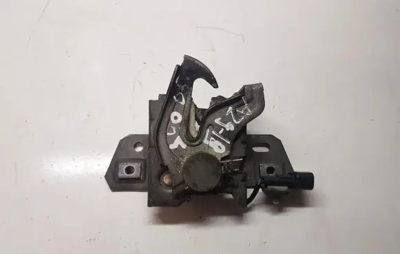 Volvo S40 Tailgate/trunk/boot lock/catch/latch 30716442 A2919
