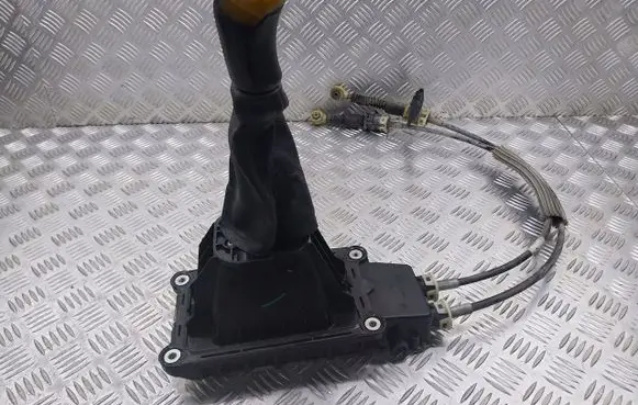 Renault Clio III Gearbox retarder lever 8200757871