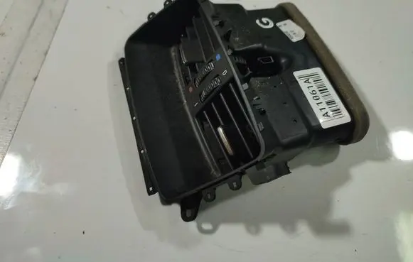 BMW 3 E90 E91 Dash center air vent grill 71295560
