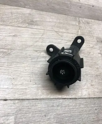 BMW 5 F10 F11 Switch for retractable tow bar 6942608 32131601