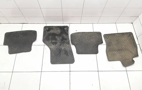 Volkswagen Golf VII Car floor mat set 5g0061512a 5g1061502a