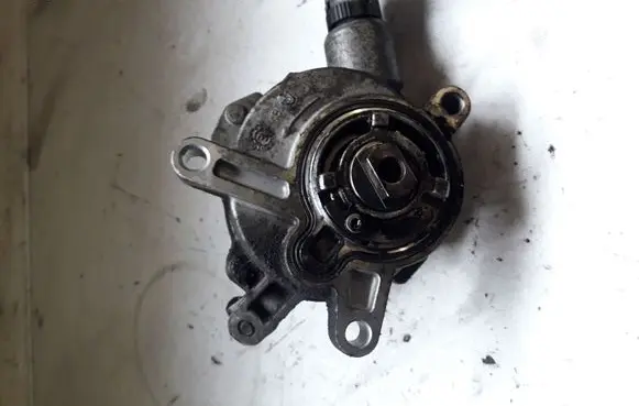 Volvo S60 Vacuum pump