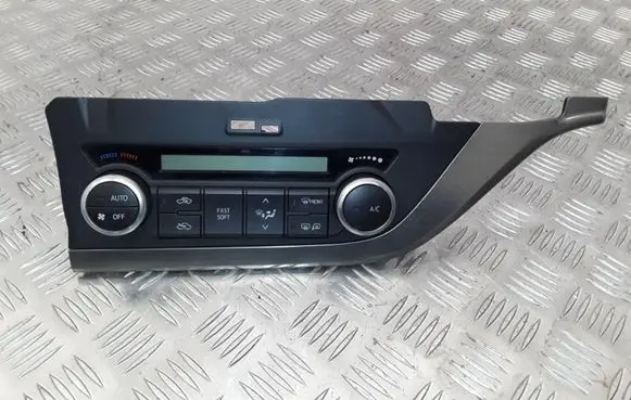 Toyota Auris E180 Air conditioning (A/C) switch 5590002380 75F542