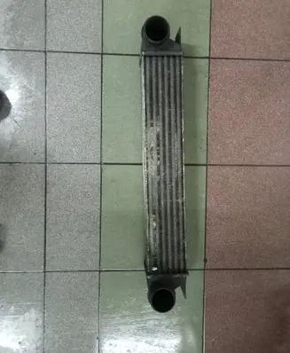 BMW 5 E39 Intercooler radiator 1914555 612787 74303040