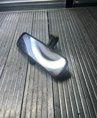 Toyota Yaris Rear view mirror (interior) E11015709