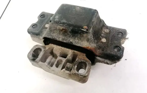 Skoda Octavia Mk2 (1Z) Engine mount bracket 1K0199555