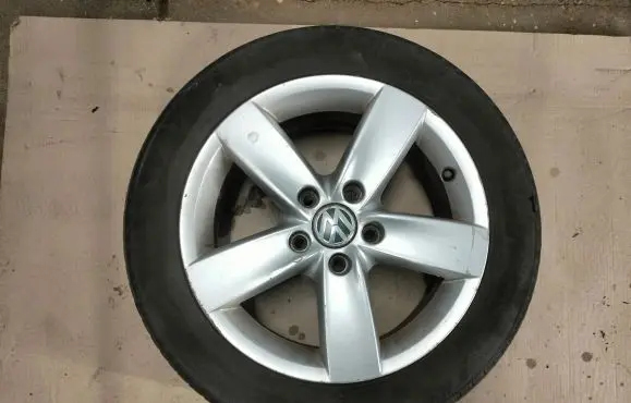 Volkswagen PASSAT B7 R16 steel rim 5C0601025R