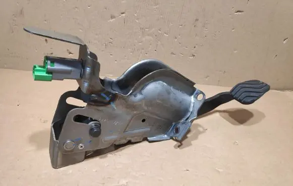Dacia Jogger Brake pedal 465016808R