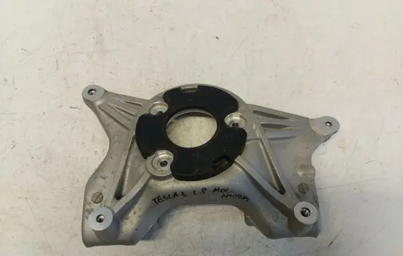 Tesla Model 3 Bracket in trunk/boot 1044032-00-c