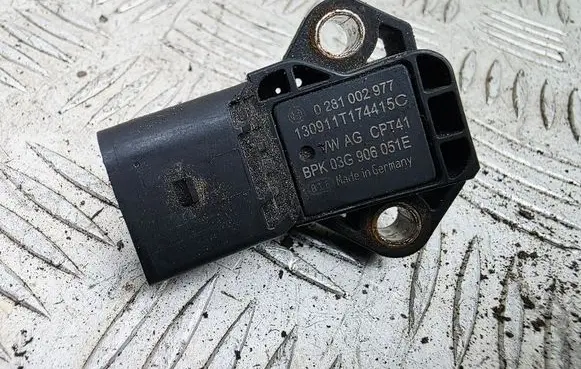 Audi A4 S4 B8 8K Air pressure sensor 0281002977 03G906051E