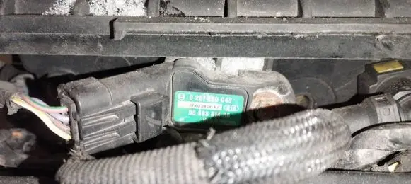 Citroen C4 I Air pressure sensor 0261230043 9639381480