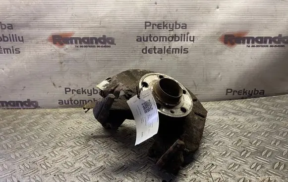 Volkswagen Polo Front wheel hub