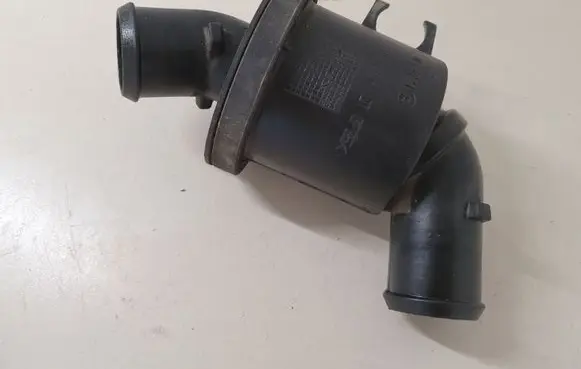 Intake resonator