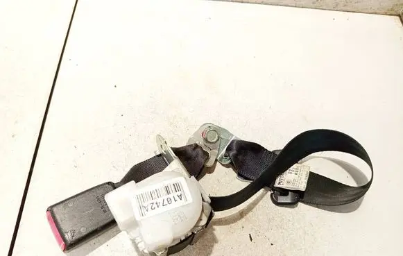 Mitsubishi Lancer X Middle seatbelt (rear) 