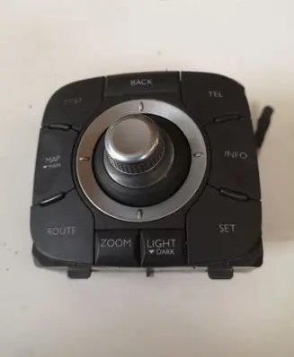 Head unit multimedia control