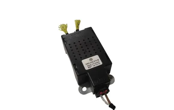 Volkswagen Golf Plus Aerial antenna amplifier 5M0035570B