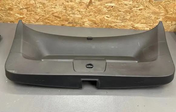 Volkswagen e-Golf Tailgate trim 5G6867605E