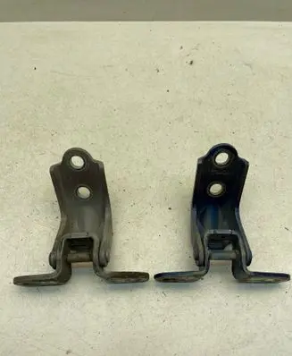 KIA Ceed Front door upper hinge A046057