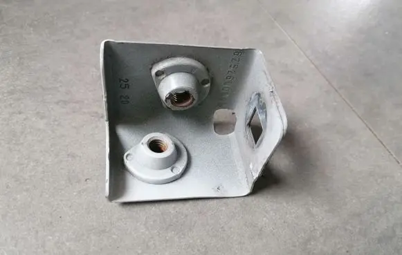 Renault Master III Fender mounting bracket 625260009R