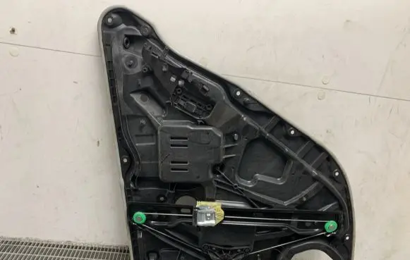 Mercedes-Benz GLE (W166 - C292) Rear door window regulator with motor 3908646 A1669006307